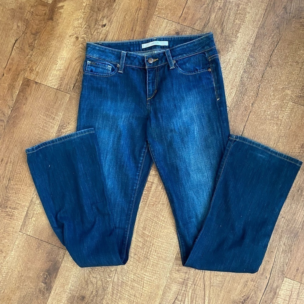 Joe’s Jeans fit is "Honey” size 28.